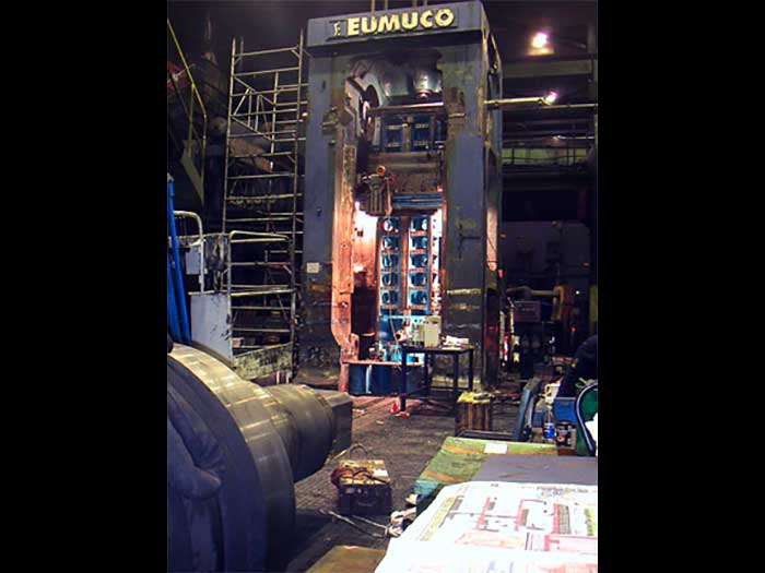 Fräsen von Rammen-Gleitbahnen in einer Einstellung