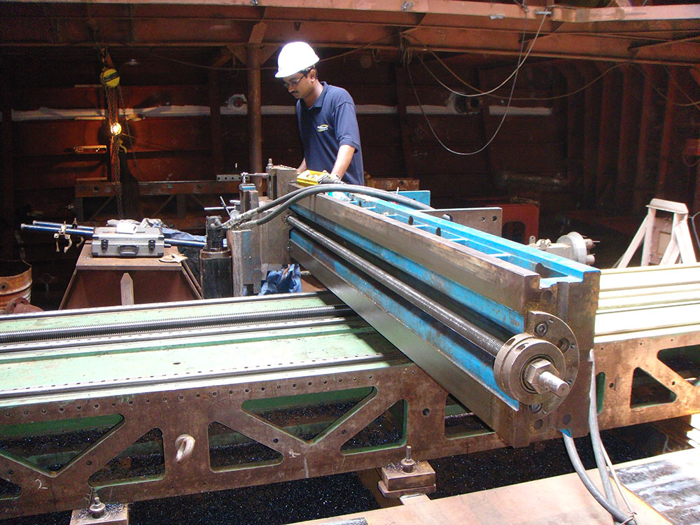 GRSE – Maquinagem de suportes e maquinagem de cúpulas de sonar